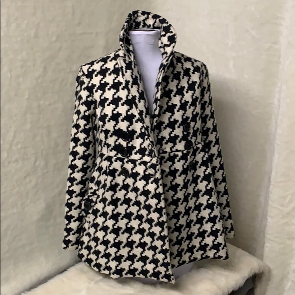 SOLD Black and white houndstooth print jacket - Picture 2 of 10